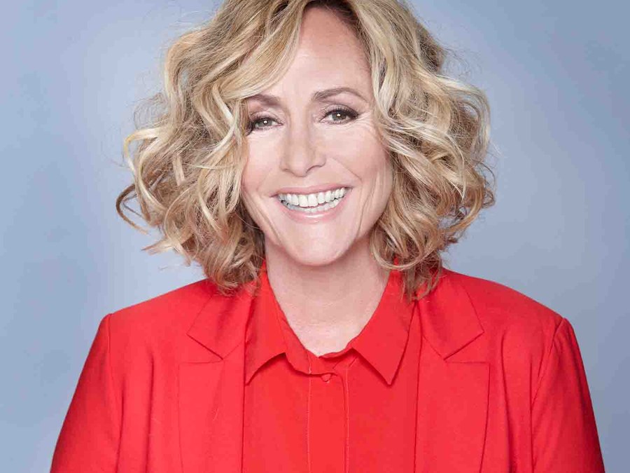 Angela Groothuizen