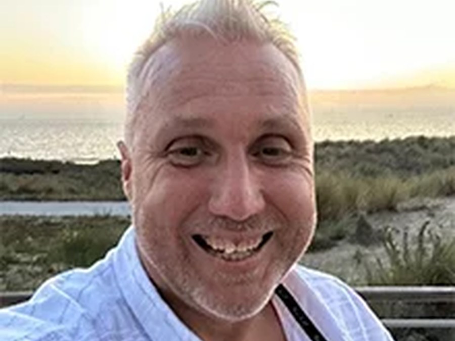 Eric Dikeb